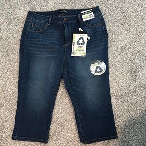 d. jeans Women's Blue capris